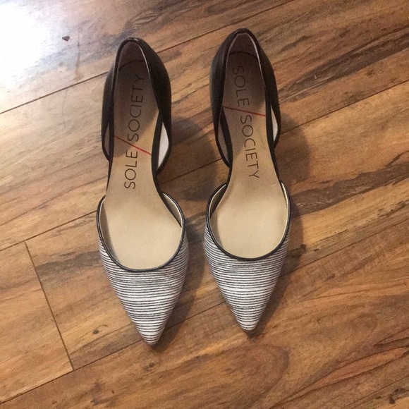 Sole society heels. Brand new never worn!! - Picture 2 of 3